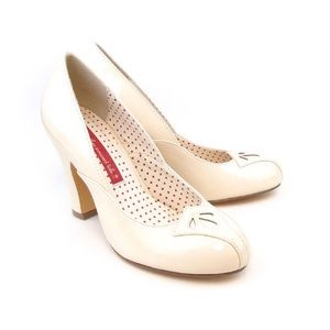 B.A.I.T. Vonda Cream Heels